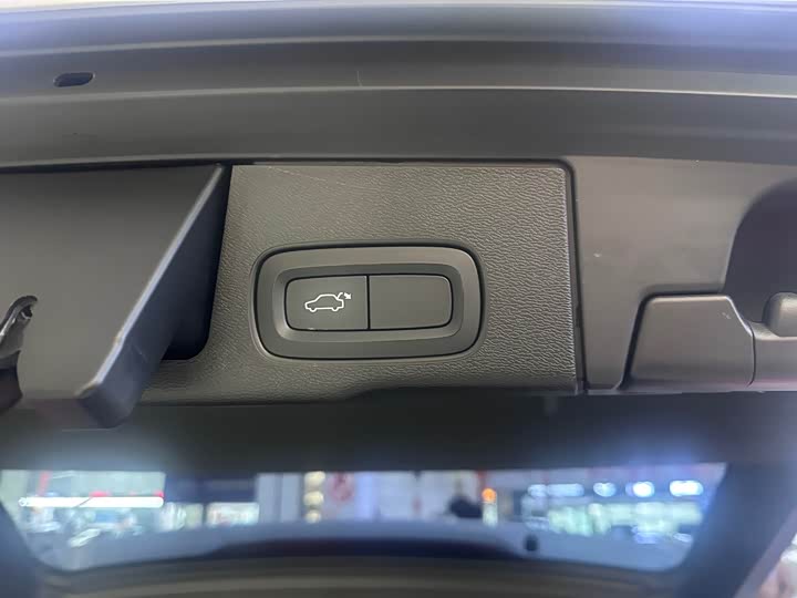 Фото 11 - Volvo XC60