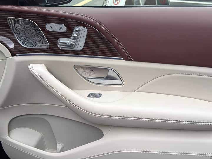 Фото 15 - Mercedes-Benz Maybach GLS