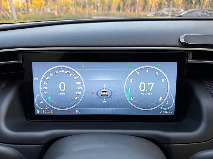 Фото 10 - Hyundai Tucson L