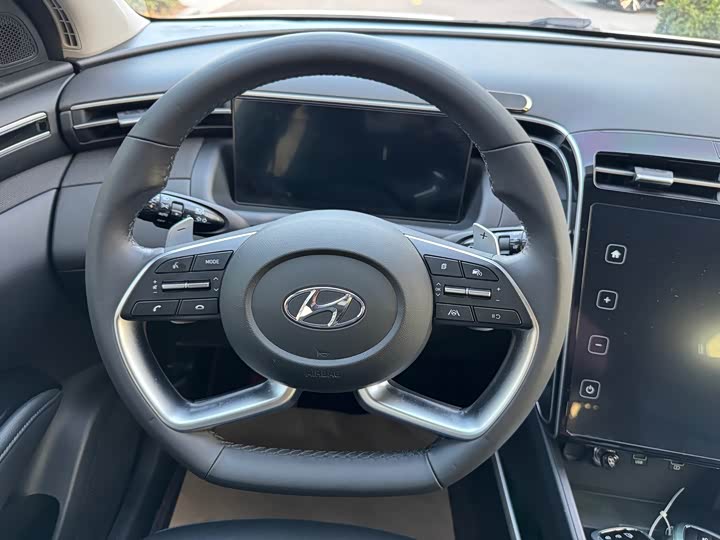 Фото 14 - Hyundai Tucson L