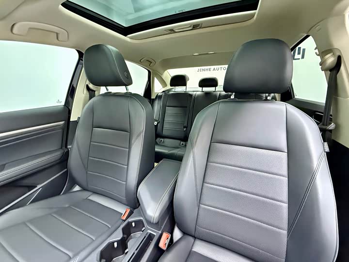 Фото 10 - Volkswagen Lavida