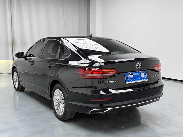 Фото 11 - Volkswagen Lavida