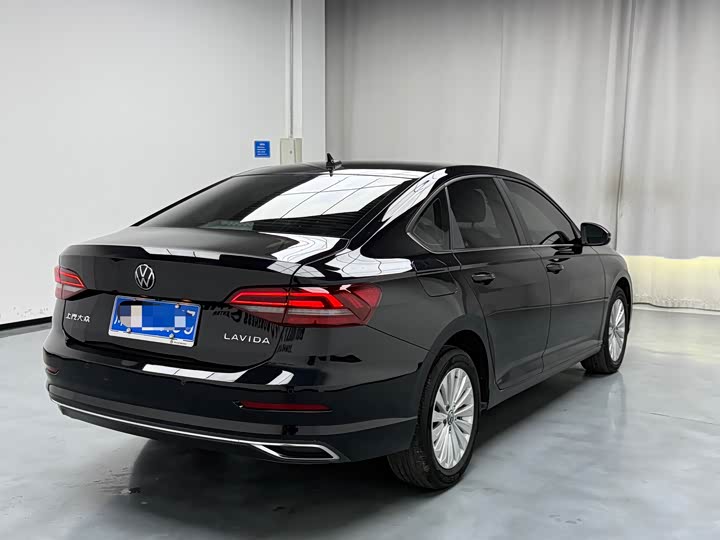 Фото 13 - Volkswagen Lavida