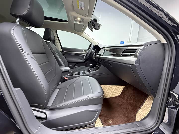 Фото 9 - Volkswagen Lavida