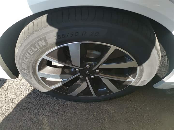 Фото 23 - LiXiang L7