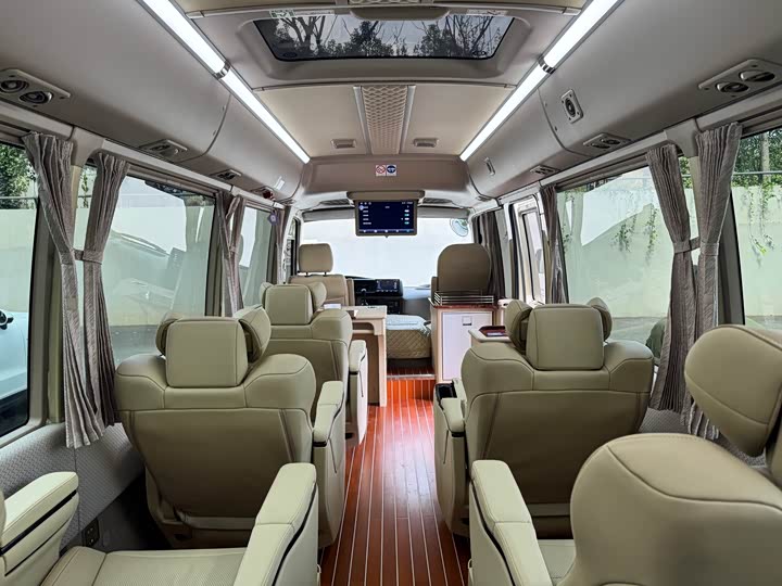 Фото 18 - Toyota Coaster