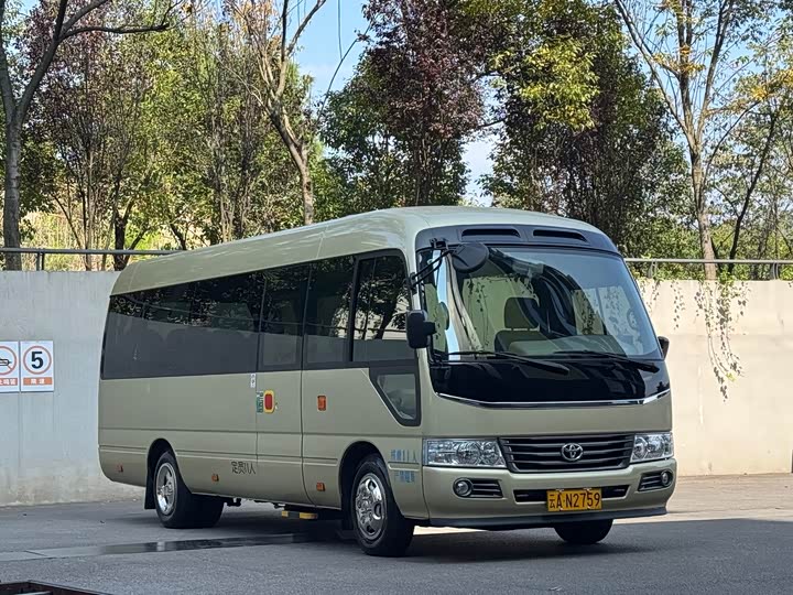 Фото 2 - Toyota Coaster