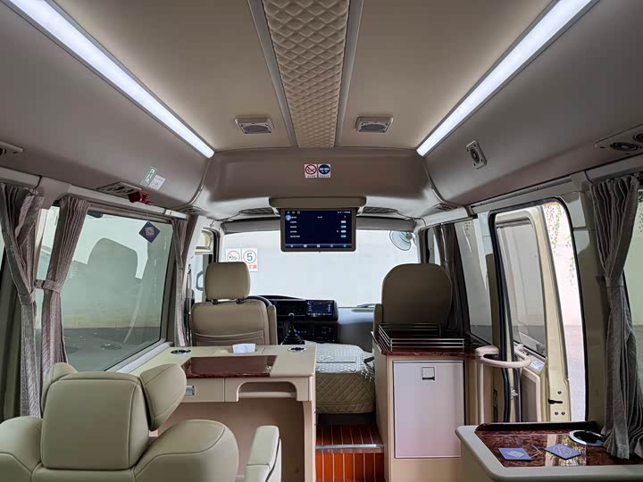 Фото 20 - Toyota Coaster