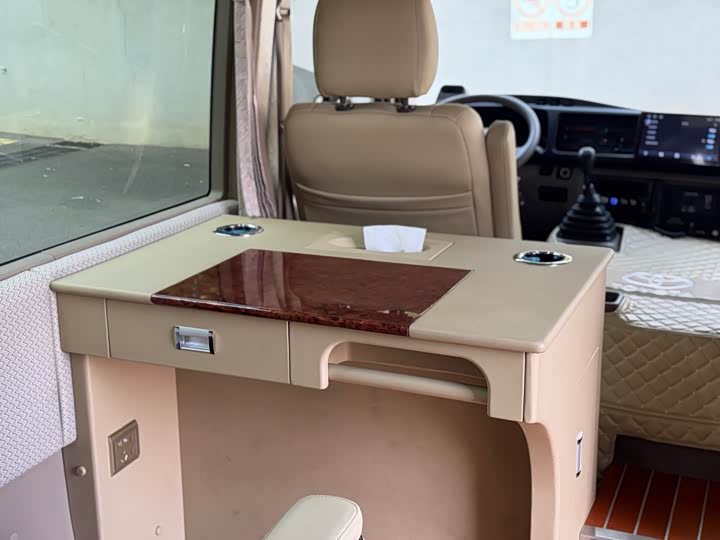 Фото 23 - Toyota Coaster