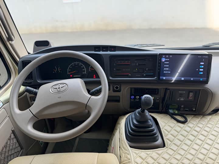 Фото 25 - Toyota Coaster