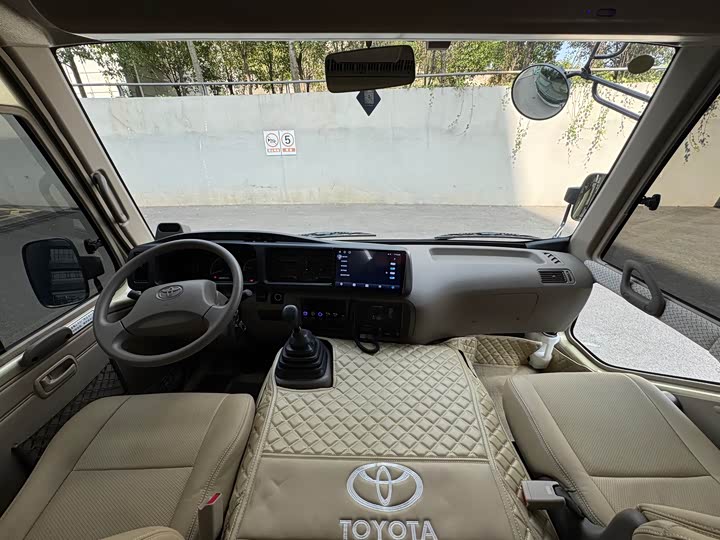 Фото 28 - Toyota Coaster