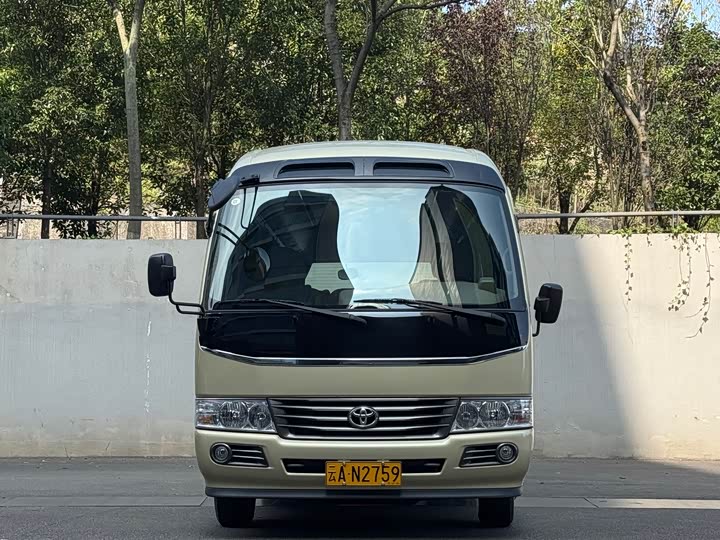 Фото 3 - Toyota Coaster