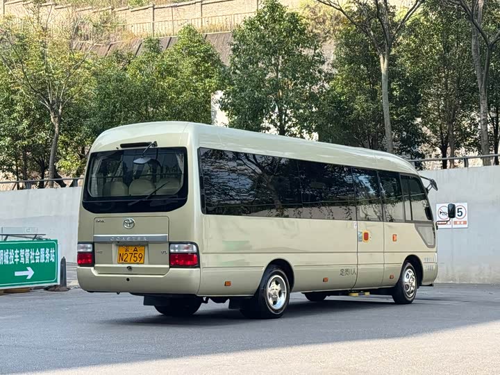 Фото 8 - Toyota Coaster