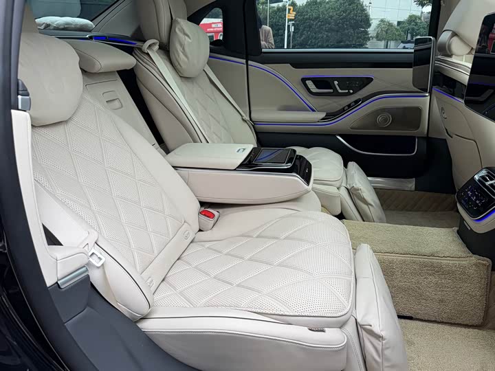 Фото 10 - Mercedes-Benz Maybach S-Class