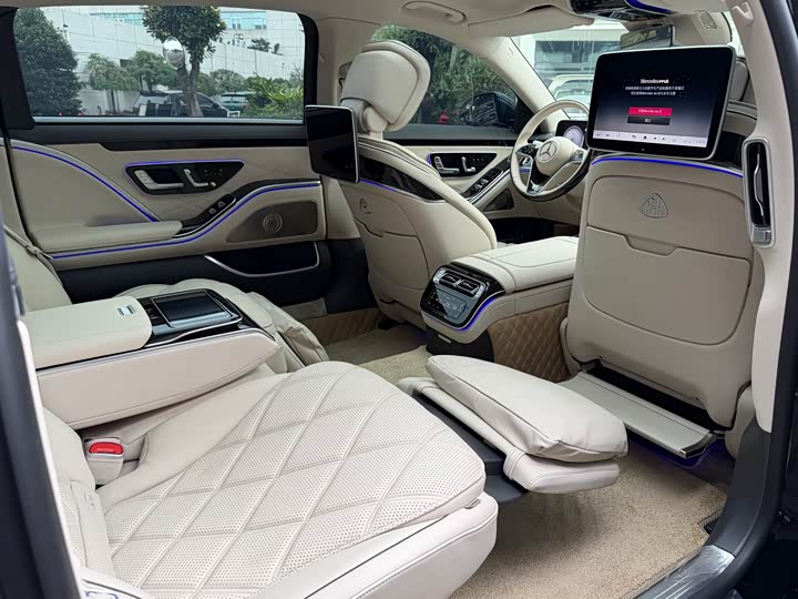 Фото 13 - Mercedes-Benz Maybach S-Class