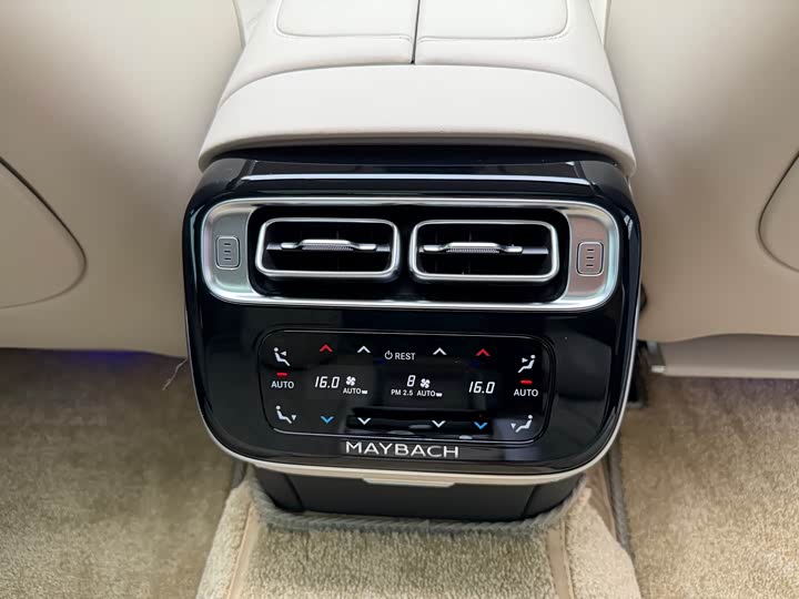Фото 18 - Mercedes-Benz Maybach S-Class