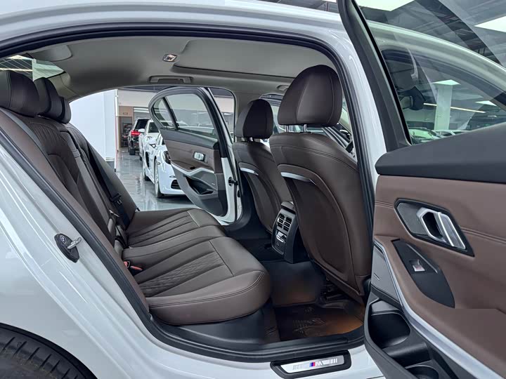 Фото 14 - BMW 3 Series