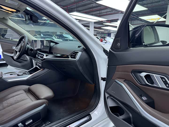 Фото 16 - BMW 3 Series