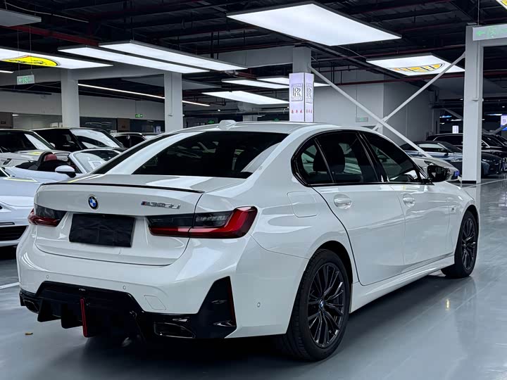 Фото 18 - BMW 3 Series