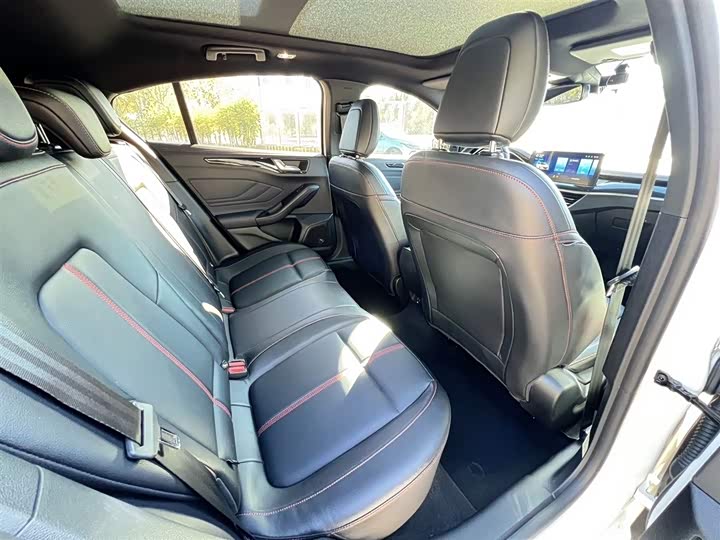 Фото 13 - Ford Focus