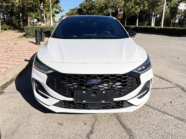 Фото 2 - Ford Focus