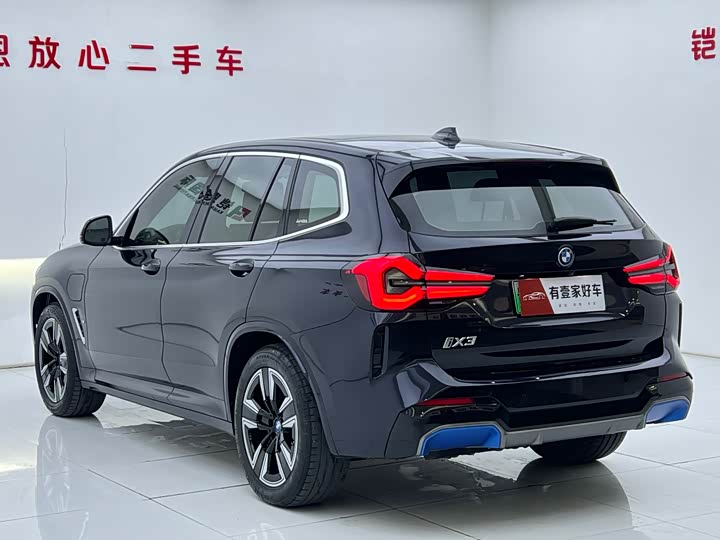 Фото 6 - BMW iX3