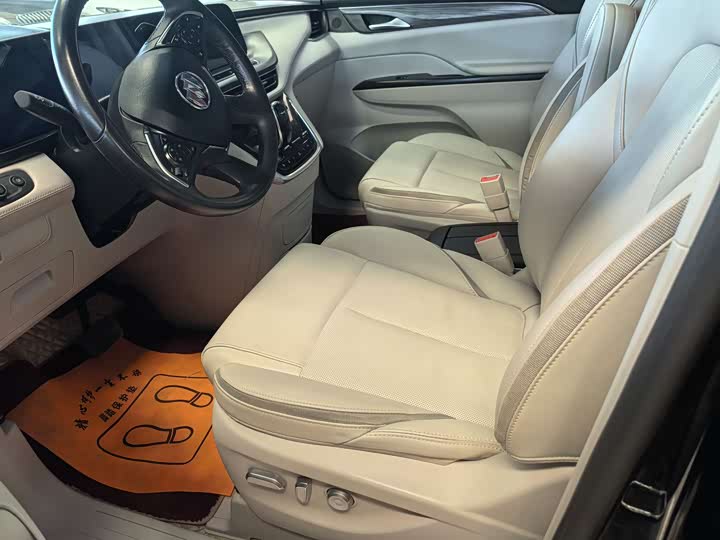 Фото 7 - Buick GL8 ES