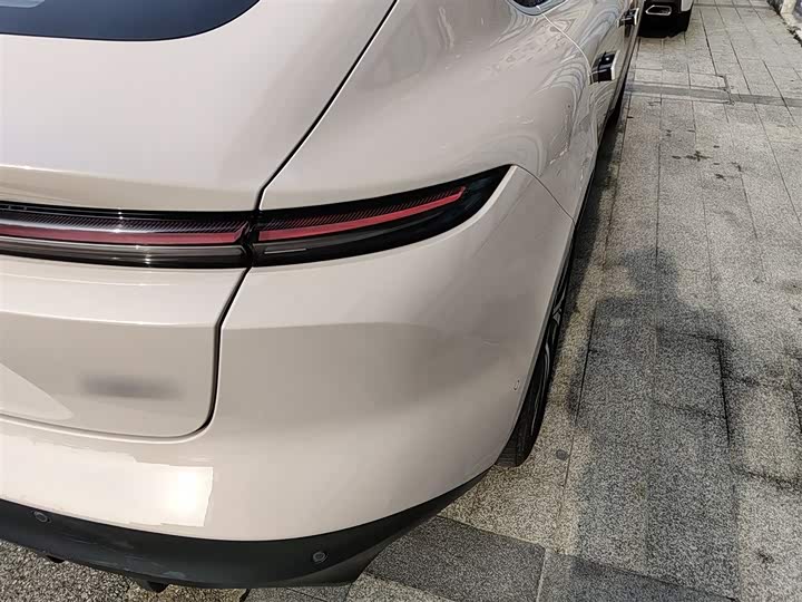 Фото 8 - Nio ET5