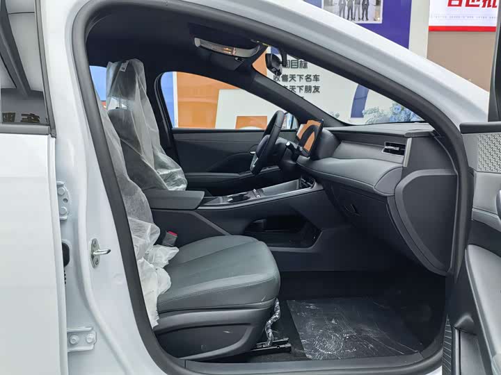 Фото 14 - BYD Qin Plus