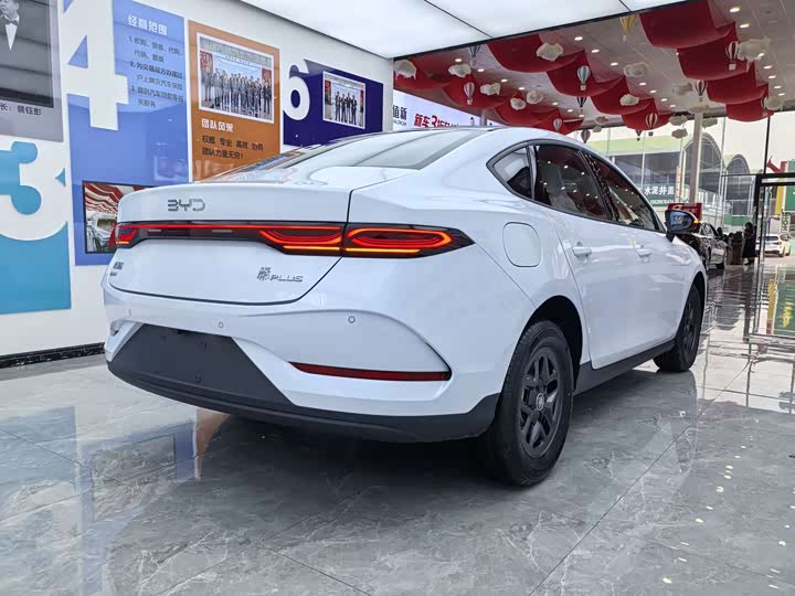 Фото 9 - BYD Qin Plus