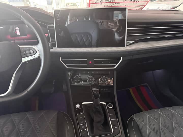 Фото 14 - Volkswagen Sagitar L