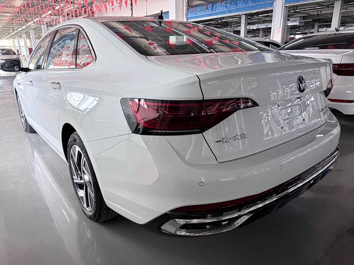 Фото 16 - Volkswagen Sagitar L