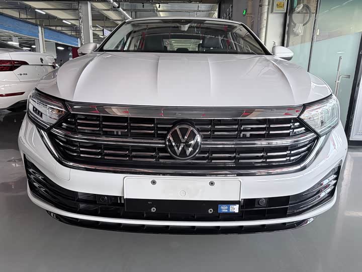 Фото 2 - Volkswagen Sagitar L