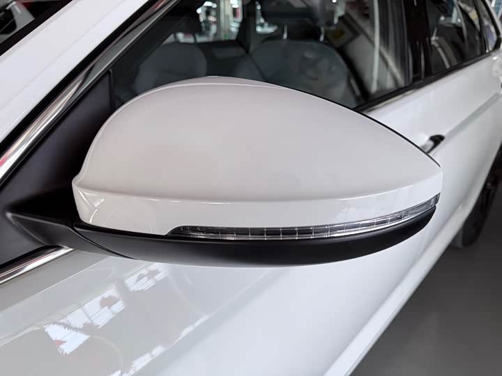 Фото 6 - Volkswagen Sagitar L