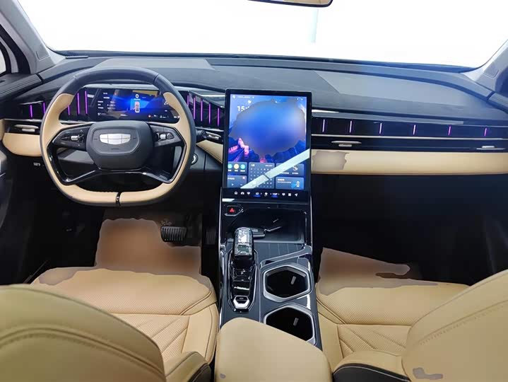 Фото 10 - Geely Atlas L