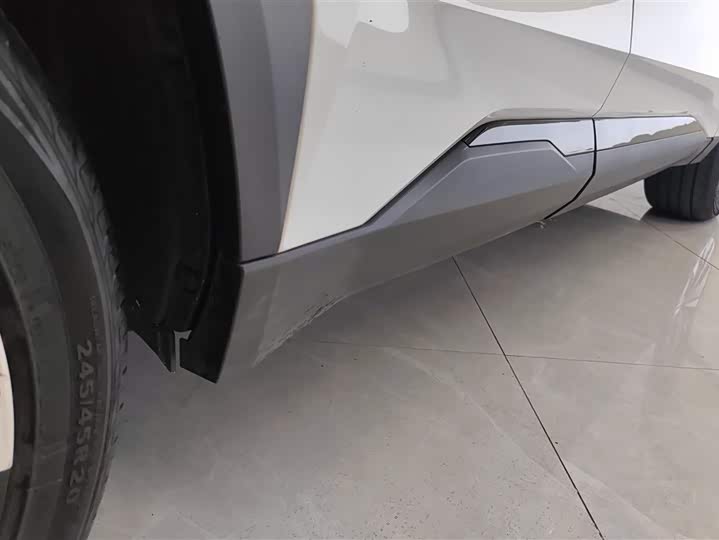 Фото 23 - Geely Atlas L