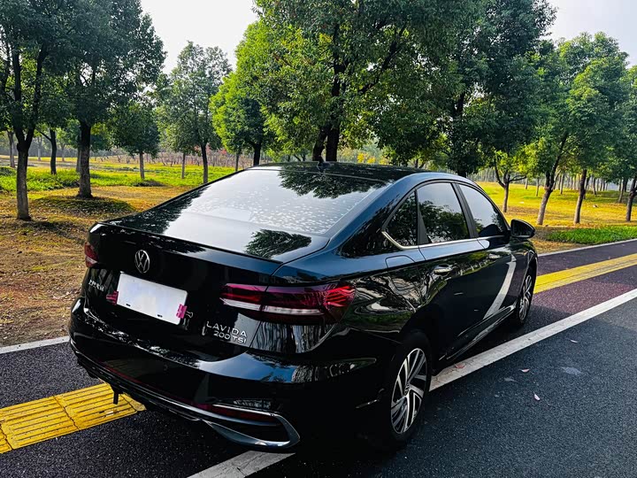 Фото 4 - Volkswagen Lavida