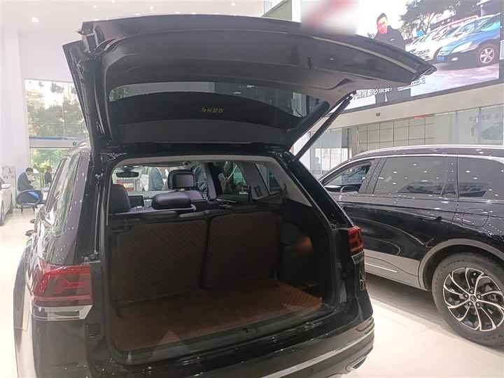 Фото 19 - Volkswagen Teramont Pro