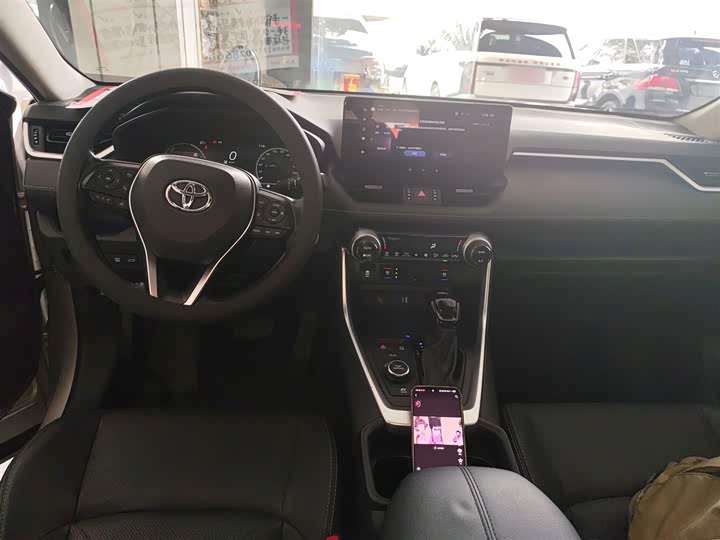 Фото 10 - Toyota Wildlander