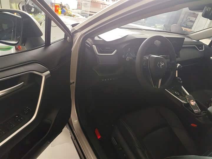 Фото 15 - Toyota Wildlander