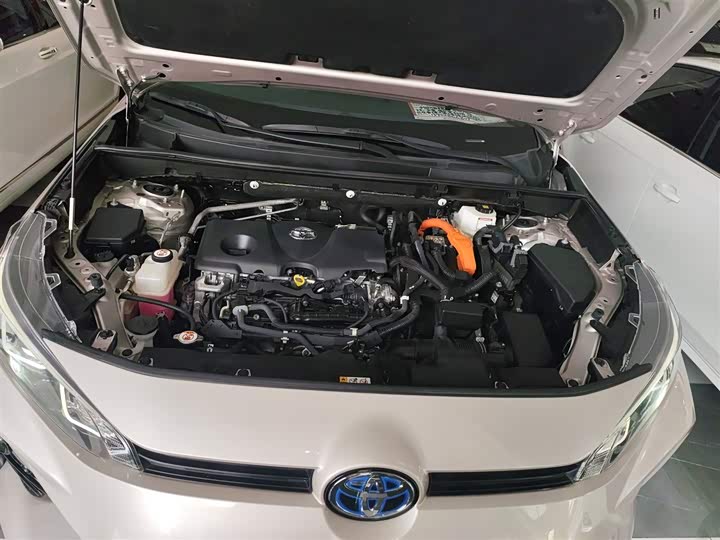 Фото 19 - Toyota Wildlander