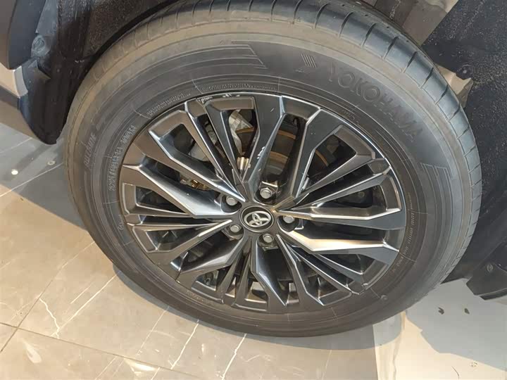 Фото 25 - Toyota Wildlander