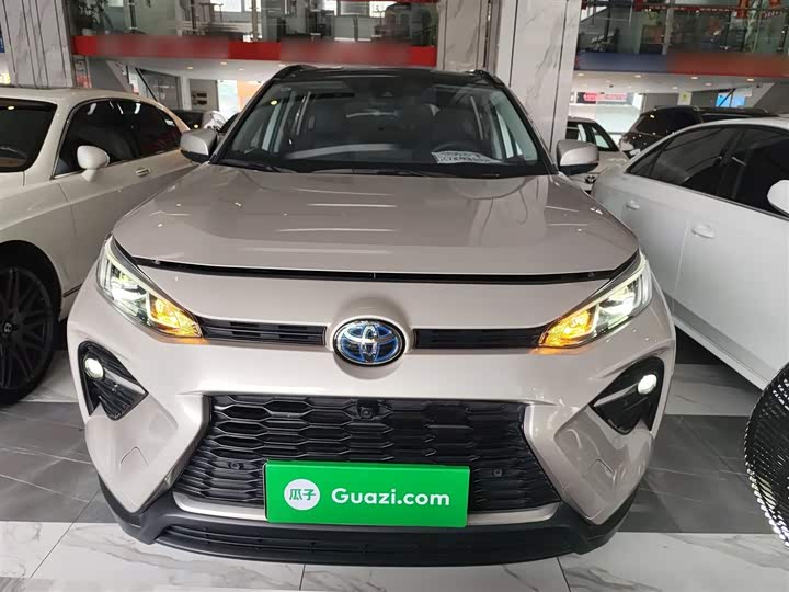 Фото 3 - Toyota Wildlander