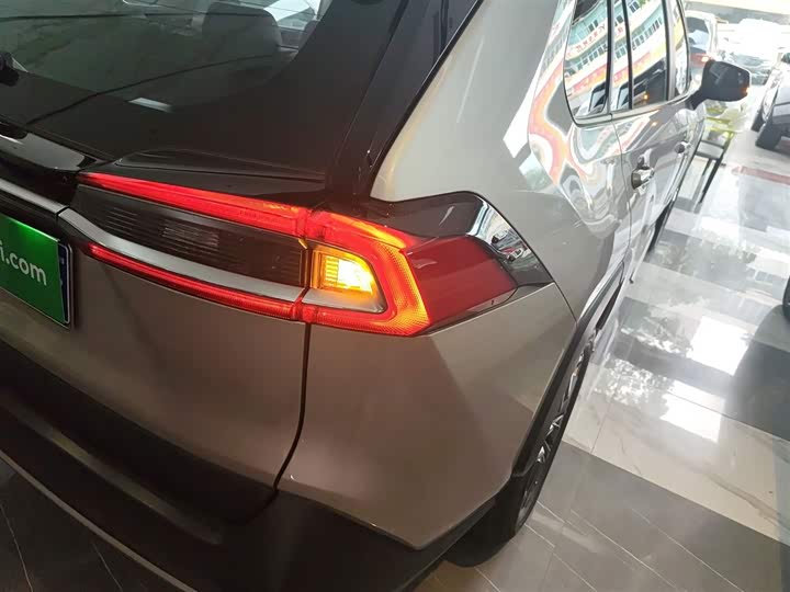 Фото 8 - Toyota Wildlander