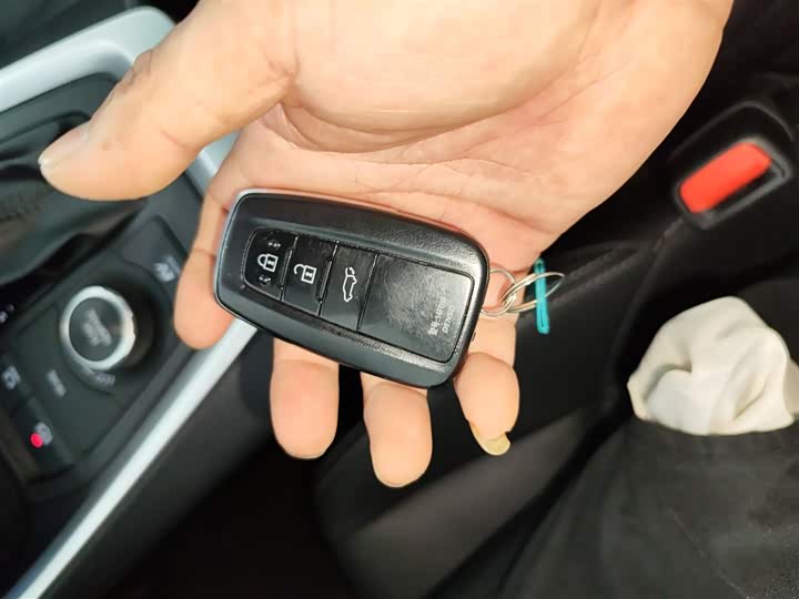 Фото 9 - Toyota Wildlander