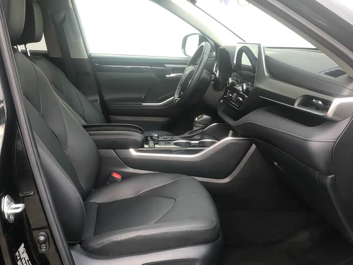 Фото 12 - Toyota Highlander