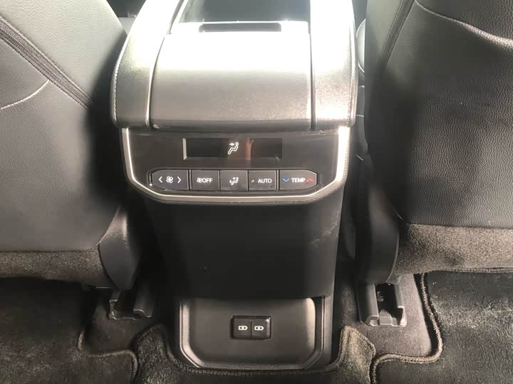 Фото 14 - Toyota Highlander