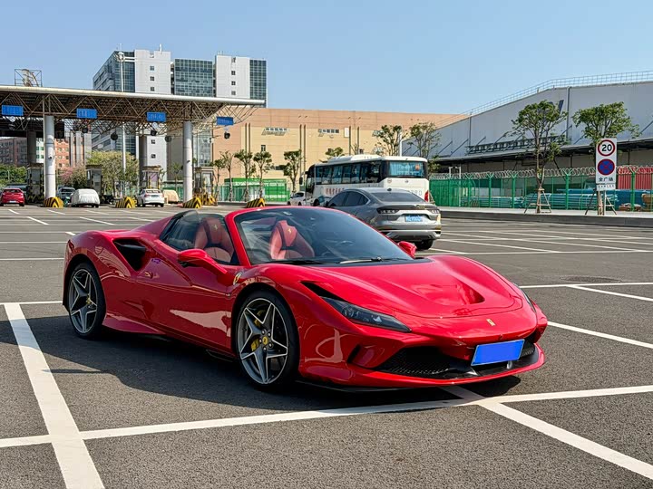 Фото 3 - Ferrari F8