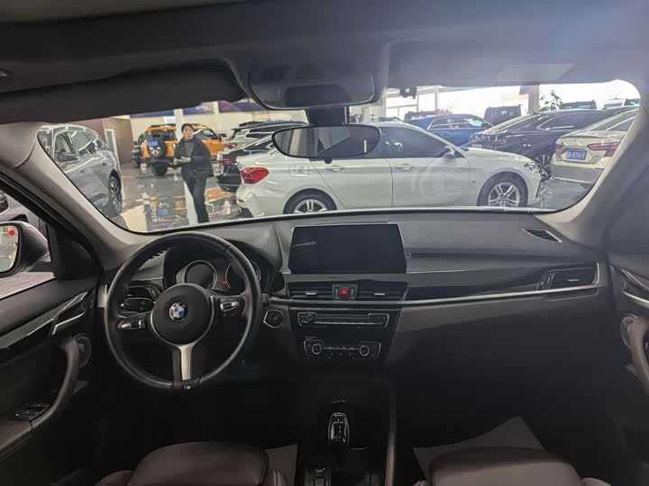 Фото 8 - BMW X1