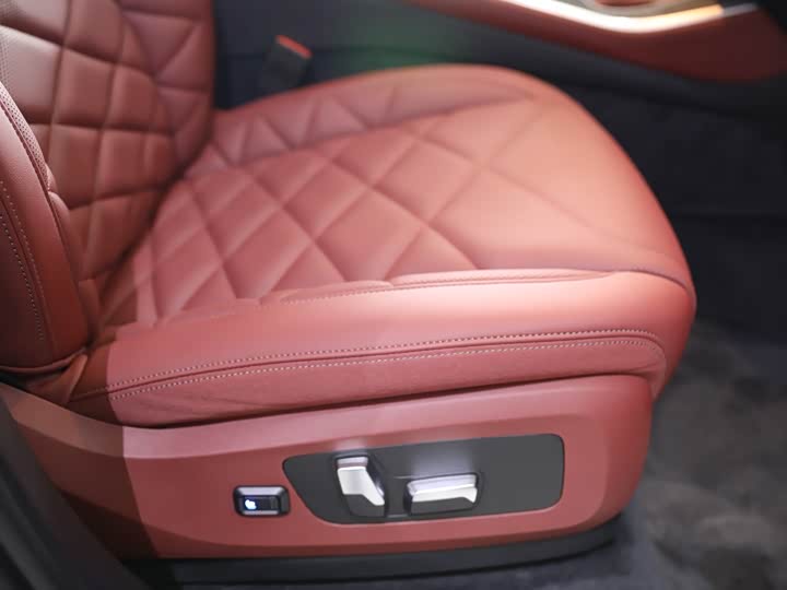 Фото 15 - BMW X5